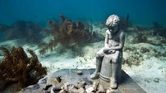 Museo d'arte sottomarina MUSA di Cancún: tour con snorkeling e barca con fondo di vetro con bevanda