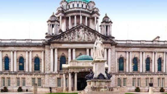 Explore the best of Belfast on a self-guided audio tour