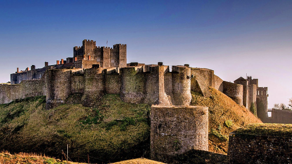 Dover White Cliffs + Canterbury Cathedral + Dover Castle + Leeds Castle one-day tour