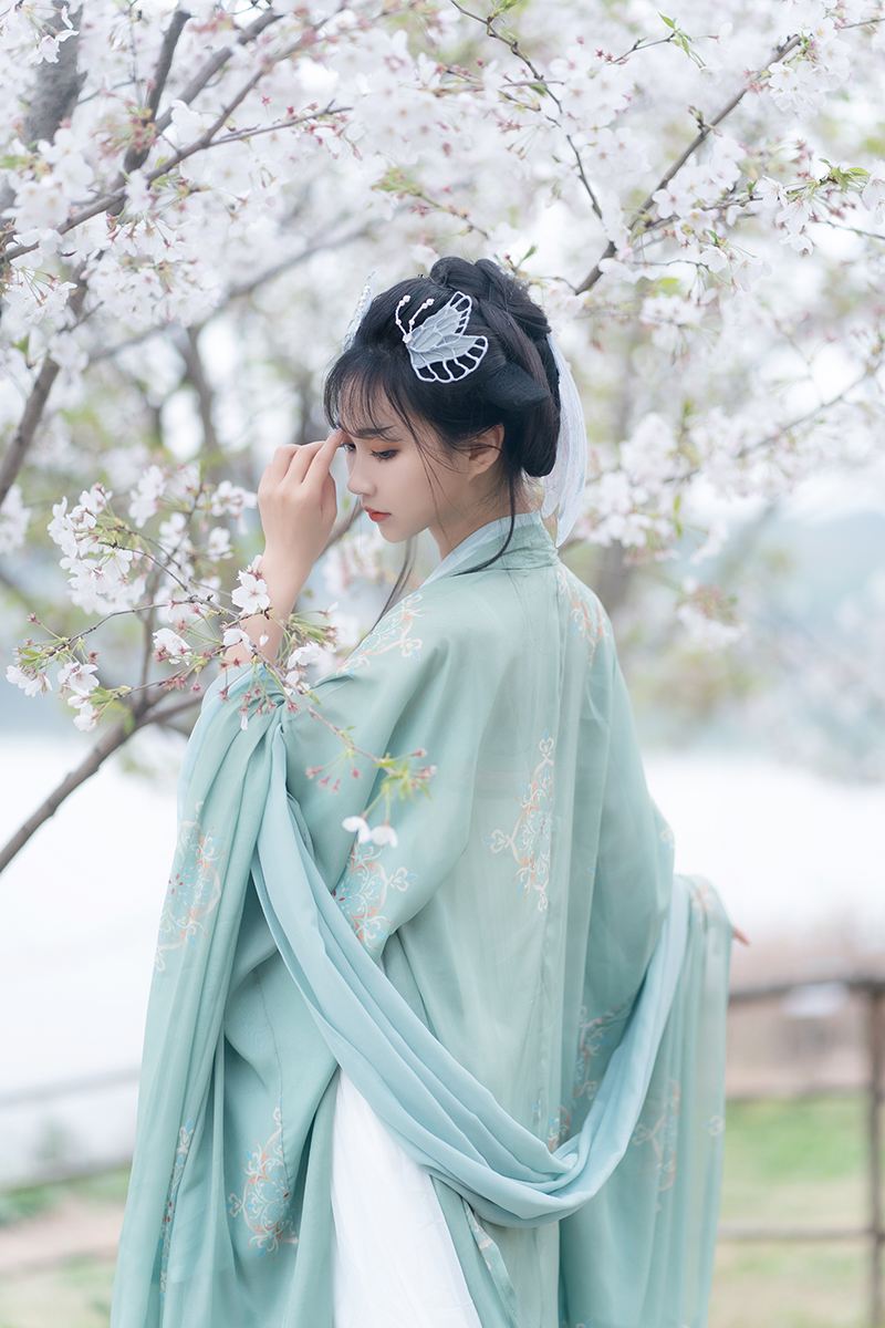 安陽Tripメモリー【運転手兼ガイド兼Tripメモリー+ウェディングドローン撮影ミニムービー+メイクアップ衣装+旅程カスタマイズ】