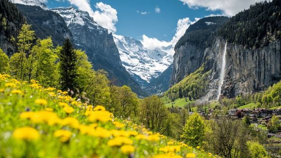 Grindelwald, Lauterbrunnen, and Interlaken one-day tour in Switzerland|Wandering in the Bernese Oberland