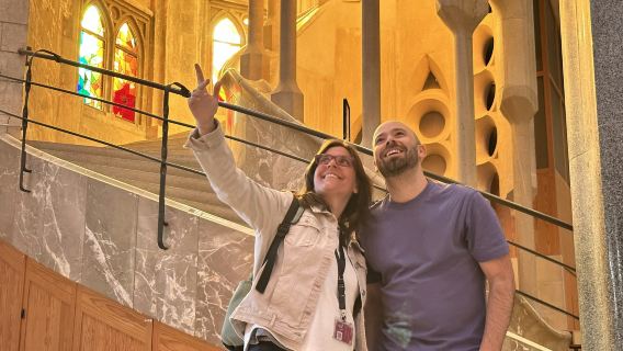 Go With A Local: Skip-The-Line Sagrada Família Tour in English