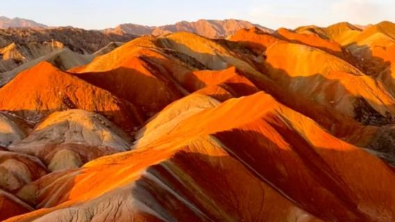 張掖一日遊純玩團【七彩丹霞馬蹄寺平山湖大峽谷巴爾斯雪山】