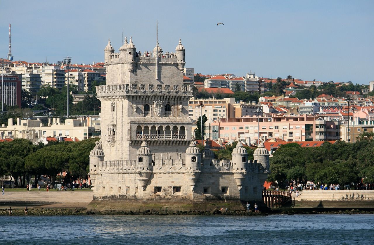 Lisbon City Highlights Tour: Belém Tower + Jerónimos Monastery + Alfama