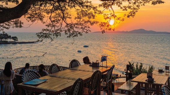 The Sky Gallery | Nhà hàng vách đá ngắm hoàng hôn nổi tiếng tại Pattaya | Đặt chỗ & voucher tiền mặt | Dịch vụ đặt bàn