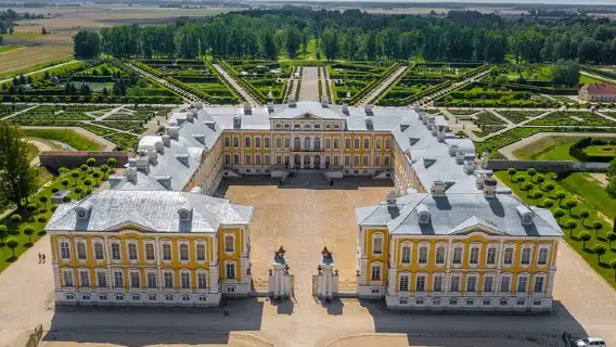 Private Full-Day Trip to Bauska, Rundale and Jelgava Palace