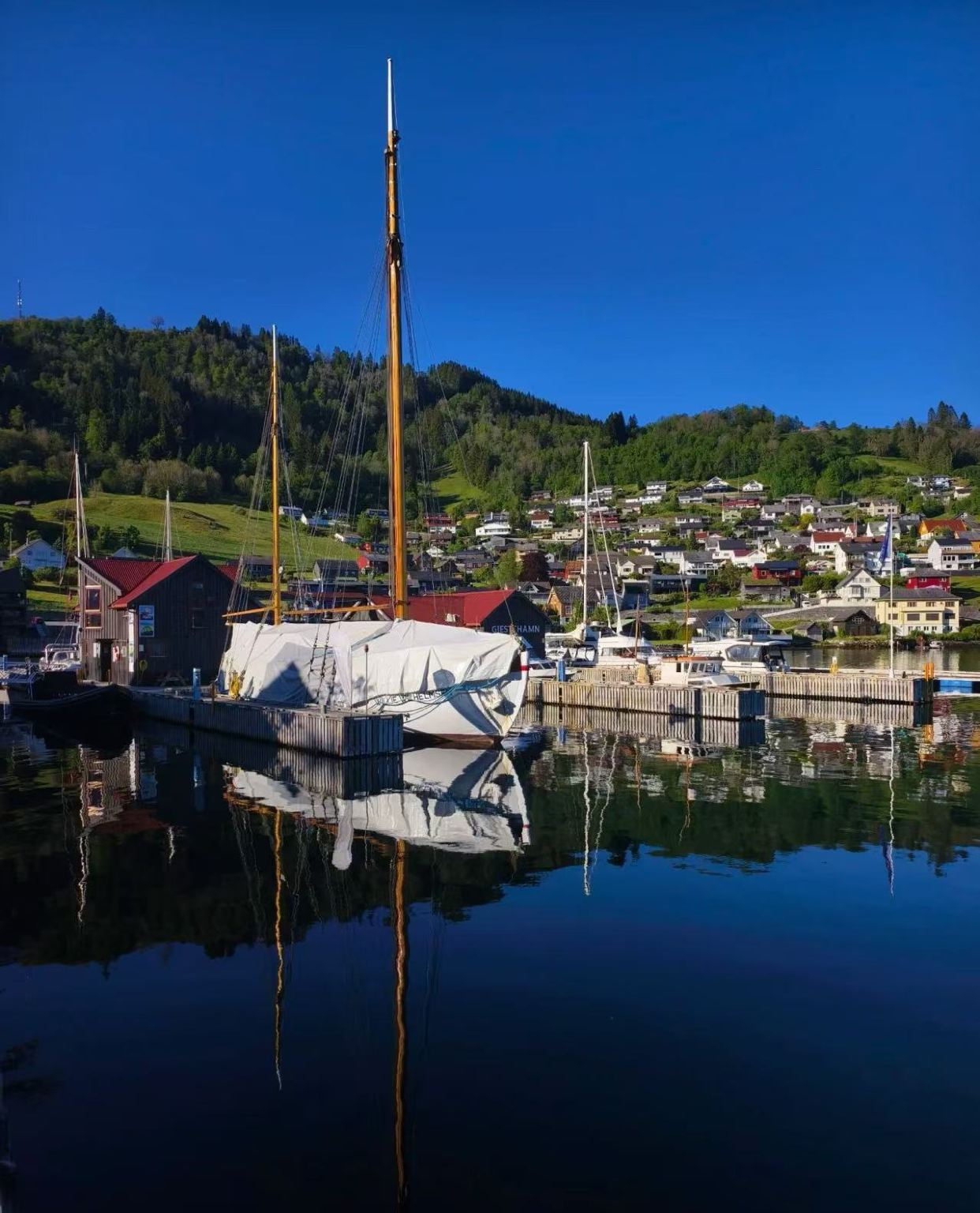 挪威卑爾根—努爾黑姆鬆小鎮+哈當厄峽灣【中文包車+專業定制】