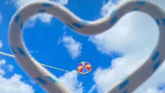 attività acquatiche sull'Isola di Boracay|passeggiata sottomarina/paracadute ascensionale/moto d'acqua/banana boat/UFO