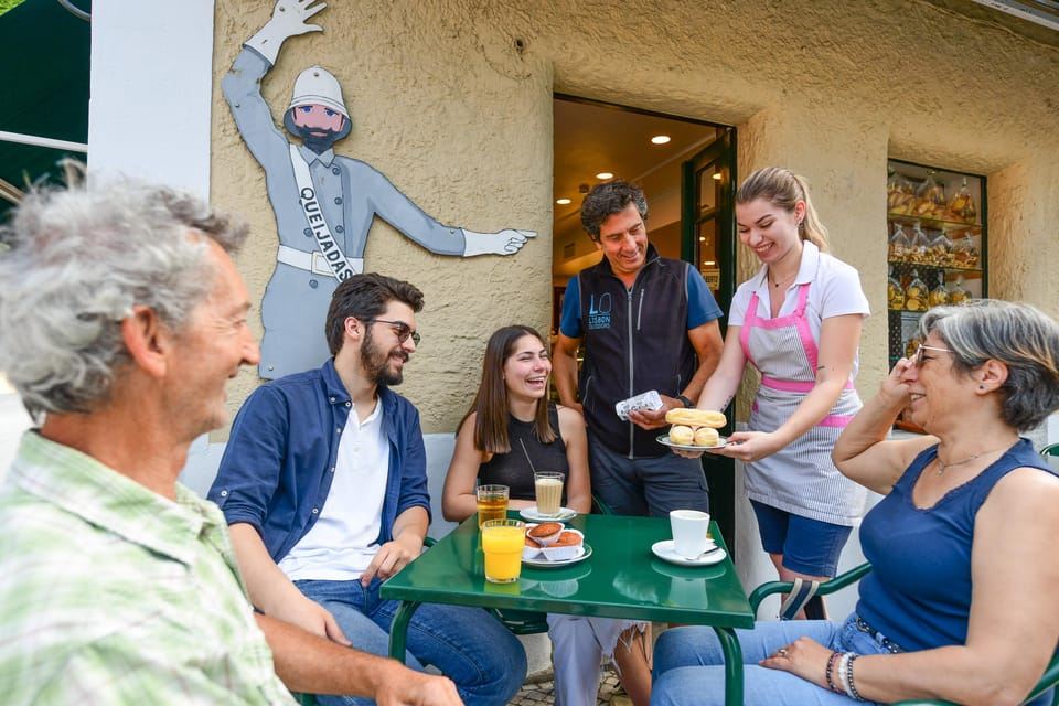 Lisbon: Sintra Magical e-Bike Tour + Lunch & Pena Palace