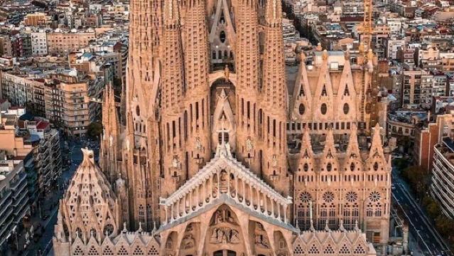 Lawatan sehari di Barcelona, Sepanyol: La Sagrada Familia - Casa Batlló - Barri Gòtic