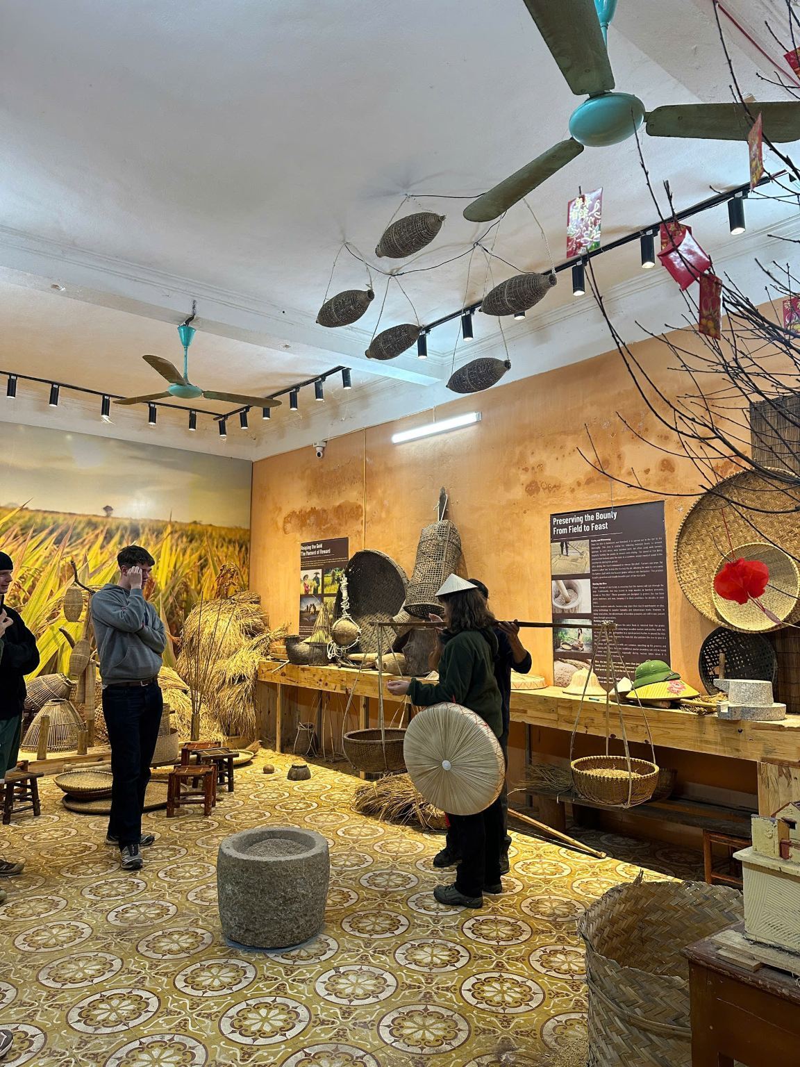 Traditioneller Stickerei-Workshop mit einem lokalen Kunsthandwerker in Ninh Bình