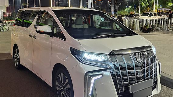 Private charter from Hong Kong directly to Shenzhen, a super cost-effective option for family trips at around 100 per person. Direct service to Shenzhen, Macau, Guangzhou, Dongguan - we can take you anywhere.