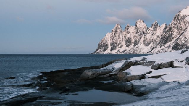 Perkhidmatan pengangkutan pergi-balik Tromso - Pulau Senja - Pulau Sommarøy dalam bahasa Cina, pilihan pakej berkumpulan atau sewaan peribadi