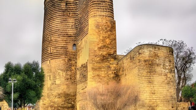 バクー市内貸切チャーターワンデーツアー【10時間専用車送迎/行程調整可能】