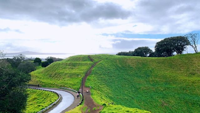 โอ๊คแลนด์ทัวร์ครึ่งวัน: ท่าเรือเวสต์ฮาร์เบอร์ + สวนประวัติศาสตร์นอร์ทเฮด + ภูเขาเอเดน + โบสถ์ทรินิตี้