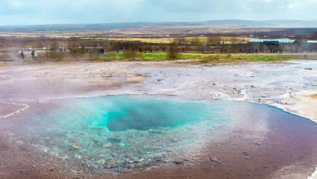 Iceland's Golden Circle + Crater Lake 1-day tour with city pick-up and drop-off/optional small group tour + Blue Waterfall