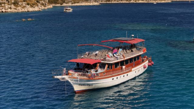 케코바 보트 투어: 침몰한 도시와 시메나 성 탐험