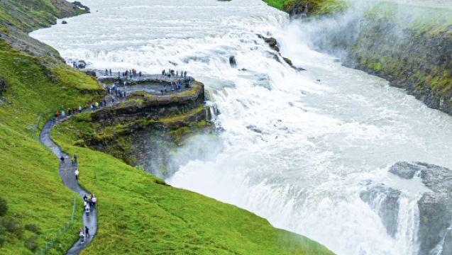 冰島：維克小鎮+黑沙灘+瀑布+飛機殘骸 中文包車|可定制