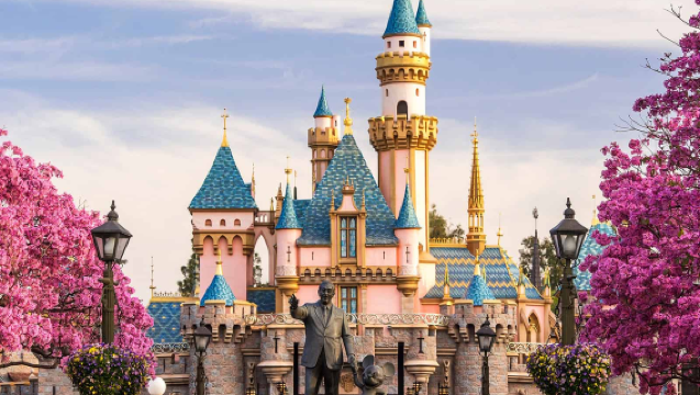 Choose one between Disneyland Park California and Disney California Adventure Park for a 1-day tour | Admission ticket not included