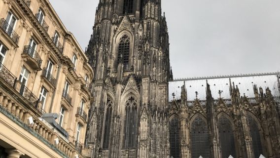 Lawatan Sehari Sekitar Bonn [Katedral Bonn + Rumah Beethoven + Istana Drachenburg] | Sewaan Peribadi Bahasa Cina
