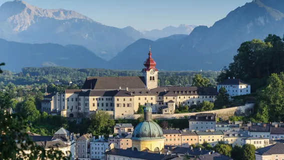Half-day tour to Salzburg and Lake Mondsee in Austria|Relive classic Sound of Music moments