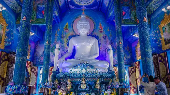 清邁出發的清萊白藍紅廟與溫泉之旅