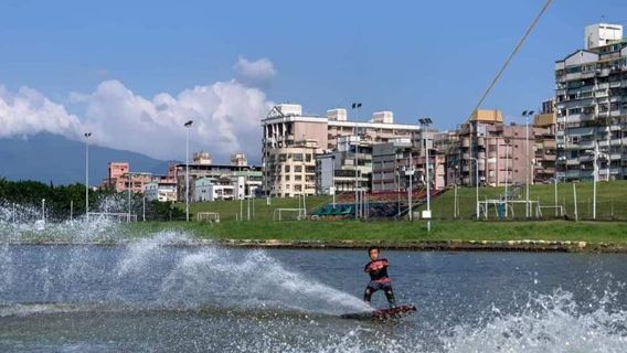 台北衝浪