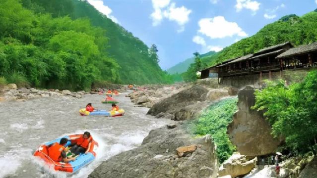 Hanyut Sungai Tianshui + Kawasan Pemandangan Tianzhuzhai (Tempahan Tiket Masuk)