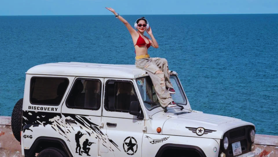 Mui Ne 1-Day Tour from Ho Chi Minh | Jeep Ride on Sand Dunes + Wading Fairy Stream + English Guide