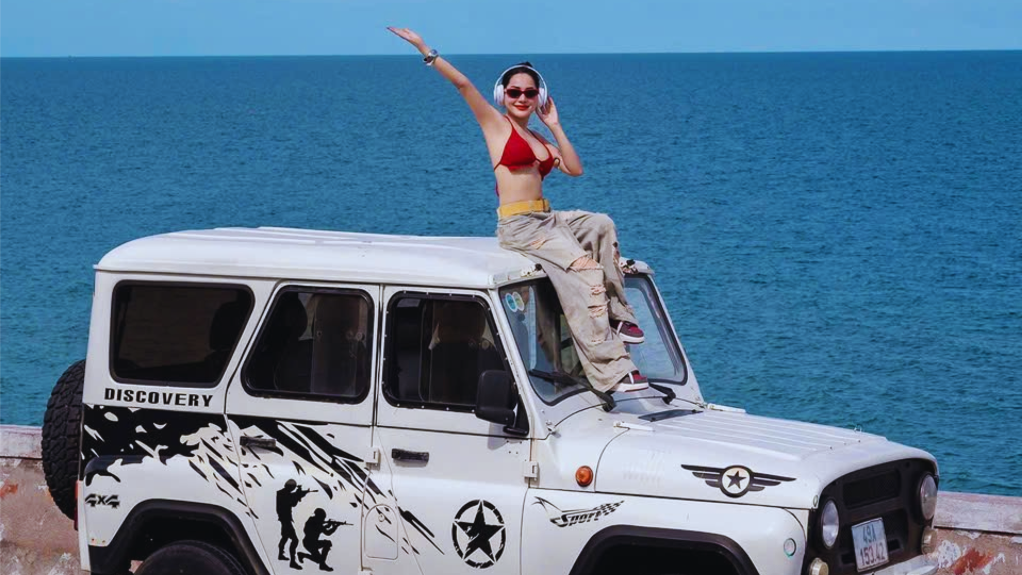 Mui Ne 1-Day Tour from Ho Chi Minh | Jeep Ride on Sand Dunes + Wading Fairy Stream + English Guide