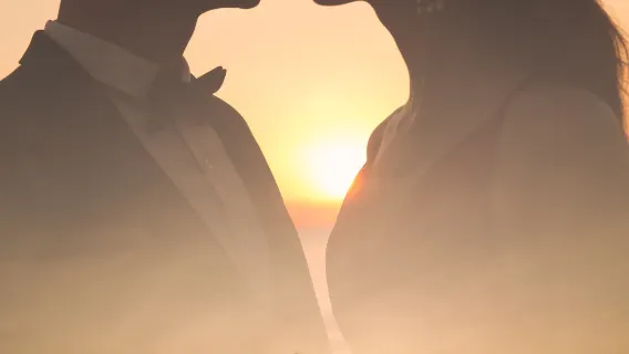 Cardiff, UK[Driver and guide + travel photography + wedding photos, aerial photography, micro-film + makeup and Clothes & Accessories+ itinerary customization + unlimited number of people]