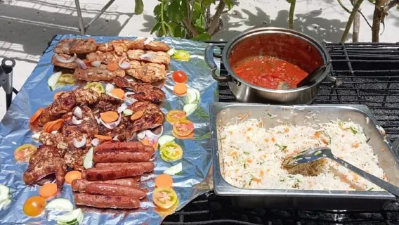 Praslin: Escursione di un giorno alle isole Curieuse e St Pierre con barbecue