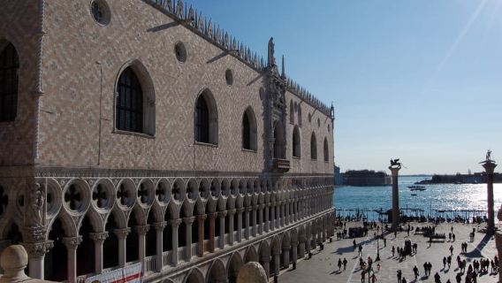 Tur Jalan Kaki Venesia dan Kunjungan Berpemandu ke Istana Doge