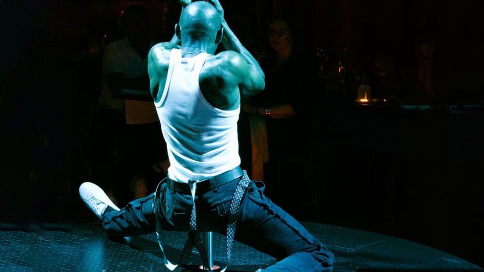 Coimbra: Erotische Kabarettshow und Abendessen