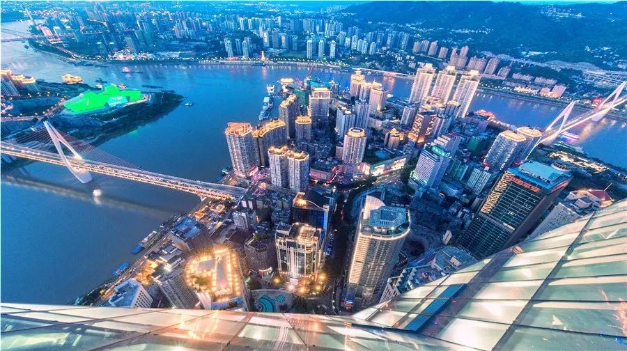 Chongqing Yangtze River Cableway + Light Rail Through Buildings + Hongya Cave 1-day Tour|Free Observation Deck + Cruise|Excludes children
