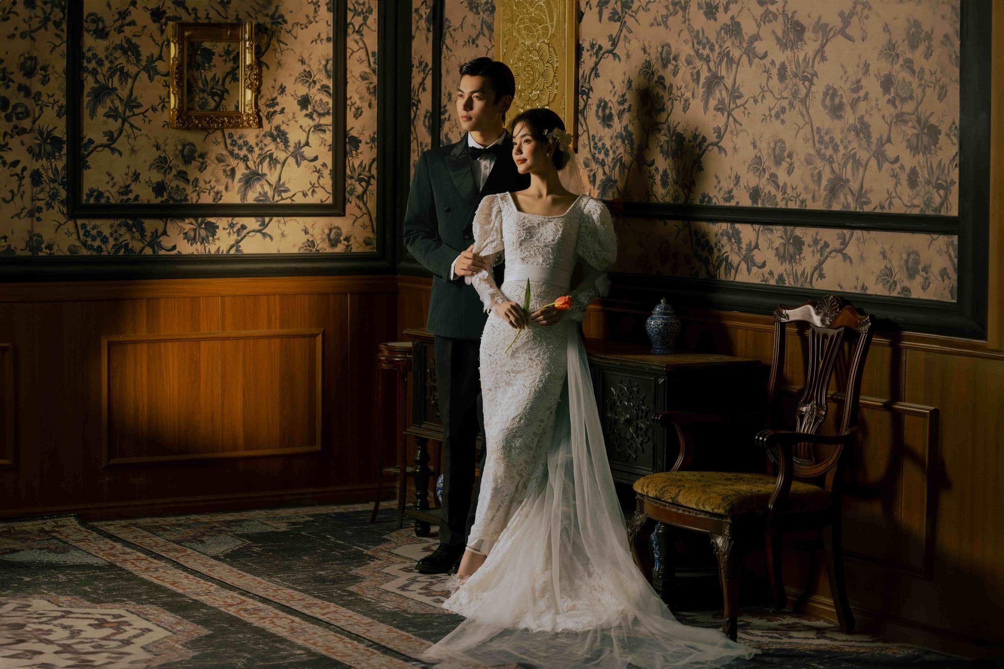 Yingkou multilingual guide services, private charter, customized travel planning, business accompaniment, and professional photography documentation.