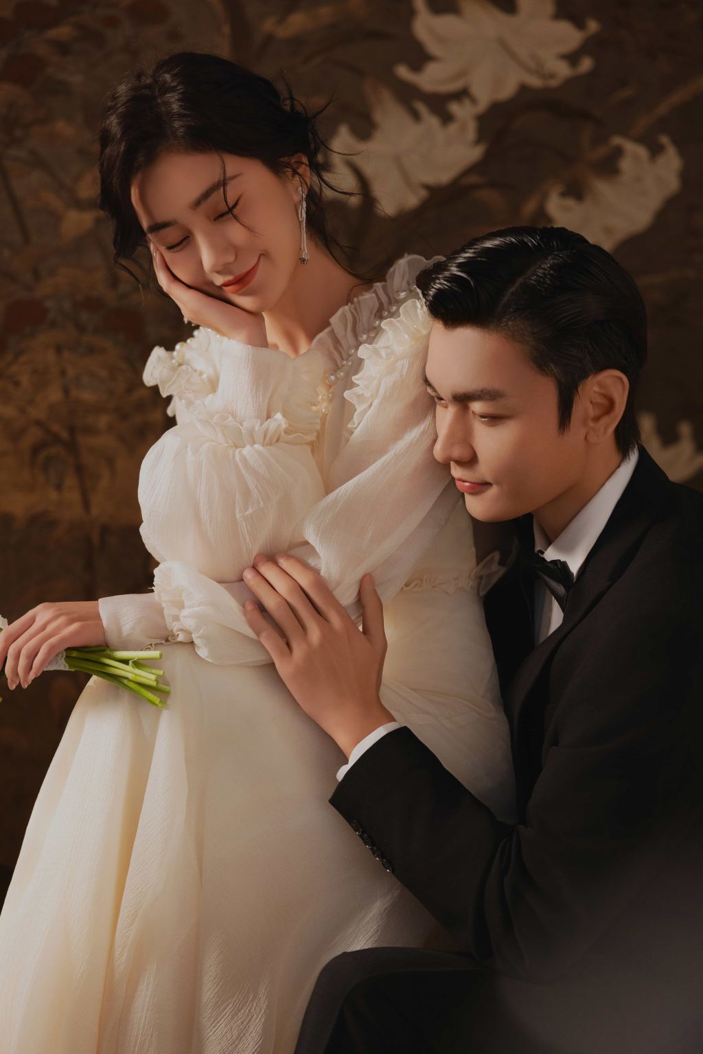 Zhenjiang multilingual guide services, private charter, customized travel planning, business accompaniment, and professional photography documentation.