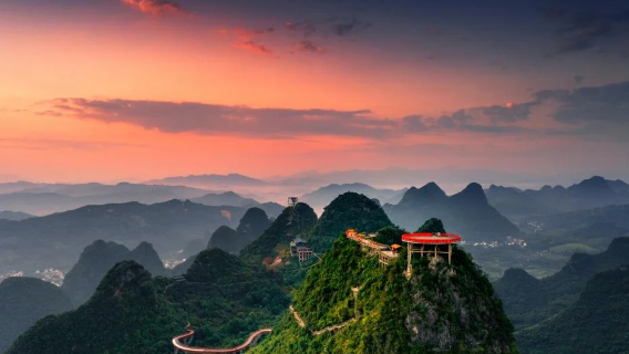 Tour giornaliero a Yangshuo: Bici nella Galleria Shili e Area Panoramica della Funivia Ruyi Peak con Guida