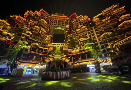 Full day private tour with Mt Tianmen & Longest Glass Bridge& 72 wonders tower(night view)