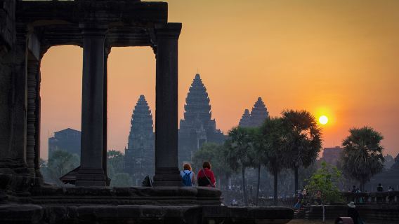 Angkor Wat Sunrise or Sunset Tour with Guide