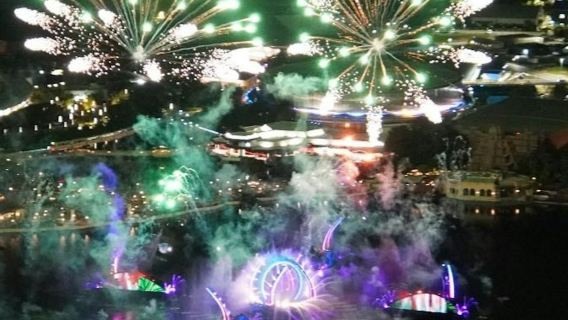 Orlando: 77-Mile Private Helicopter Fireworks Tour over Theme Parks