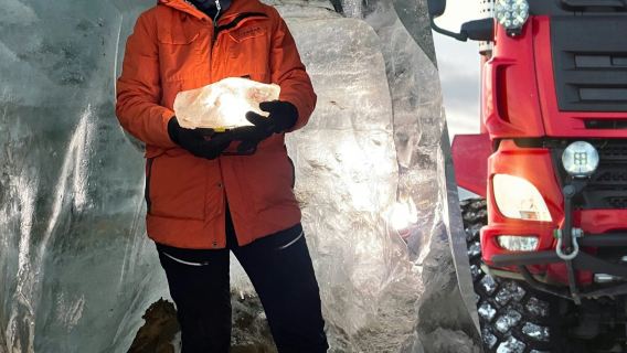 Islande : Visite de la grotte de glace et tour en Monster Truck sur glacier au départ de Gullfoss