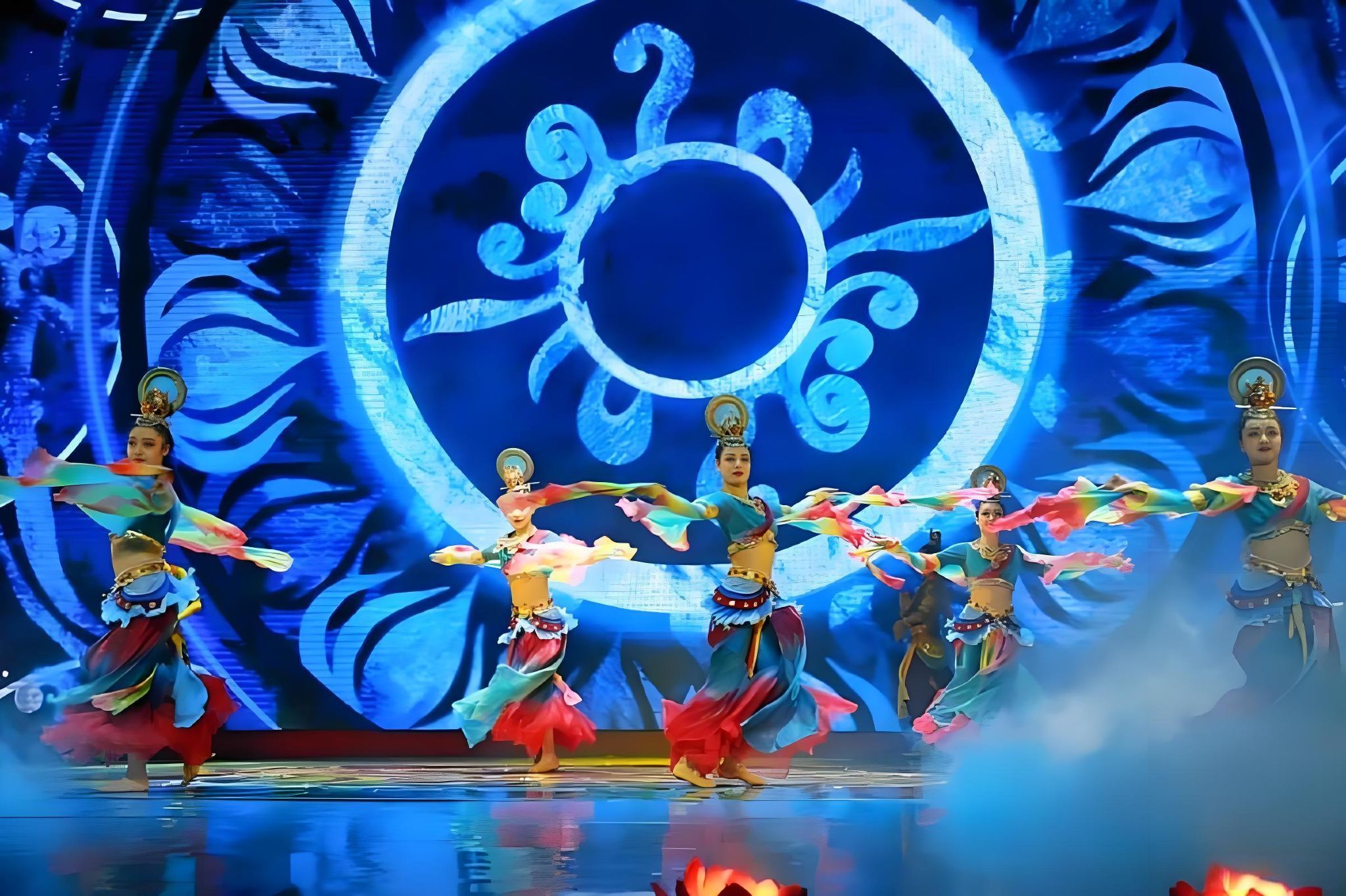 Xi'an "Empress of Tang Dynasty" Performance: A groundbreaking Tang Dynasty extravaganza, an encounter with the legend of the Empress.