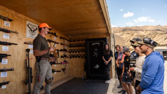 Esperienza di tiro al bersaglio al Real Guns di Queenstown Wanaka