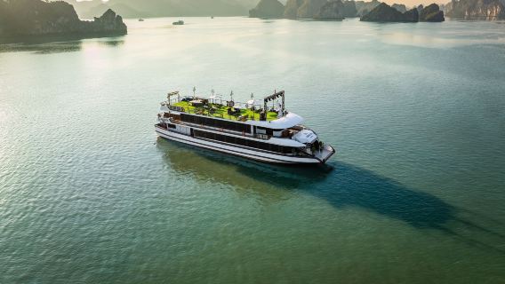 Liburan Mewah di Teluk Ha Long dengan Kapal Pesiar Bintang 5 Ambrose dan Buffet dari Pelabuhan Halong