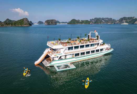 Tropical Day Cruise: Ha Long Bay & Lan Ha Bay, Cat Ba Island Tour