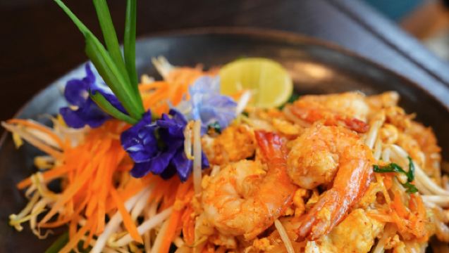 おばあちゃんの家でタイ料理クッキング｜1日「タイ料理の達人」体験【中国語/英語指導+ホテル送迎+本格セットメニュー+地元市場散策+有機農場+複数時間帯選択可】