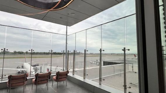 Bon d'accès au salon VIP de l'Aéroport international de Minneapolis-Saint-Paul (MSP) | Salon VIP | Espace d'attente | Service de restauration | Détente