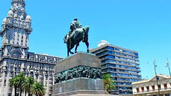 Dagstur till Montevideo, Uruguays huvudstad, från Argentina (inklusive båtbiljetter tur och retur)