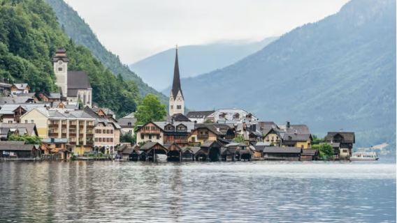 Halvdagstur til Hallstatt - postkortbyen fra Salzburg i Østrig